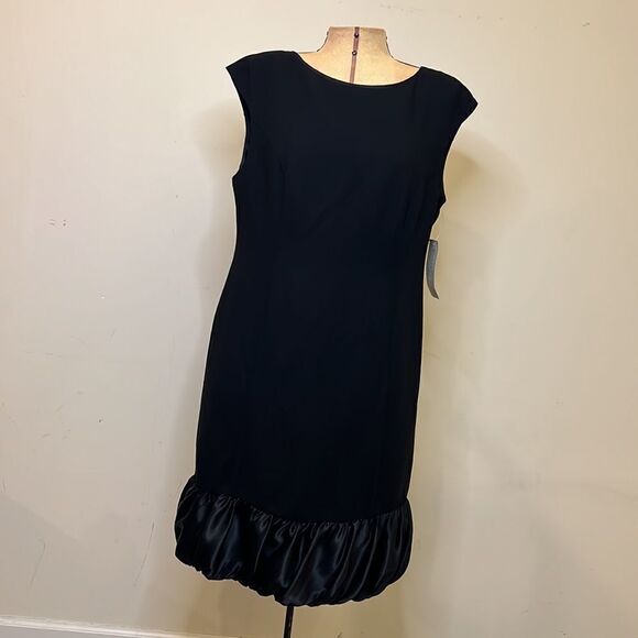 NWT Evan Picone Black Sheath Sleeves Dress with Ruffle Hem - Size 12 - Picture 4 of 14